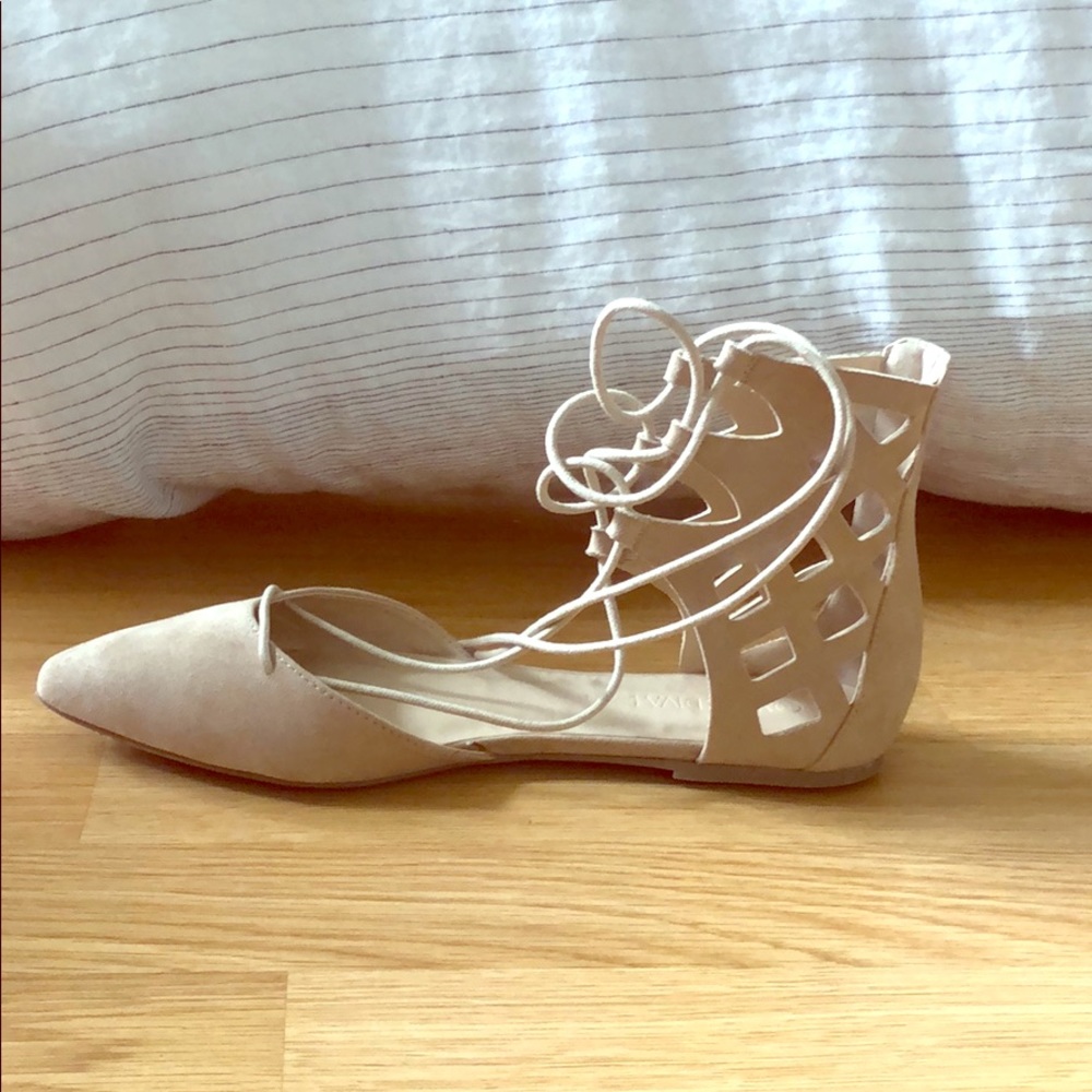 New in box cute lace up flats